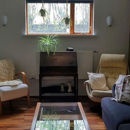 Skjolbraut - Cozy Apartment - Central Location - Free Parking - Close To A Public Swimming Pool And Sky Lagoon Reykjavik Extérieur photo